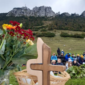 Blick auf die Kampenwand beim Jugendberggottesdienst 2022